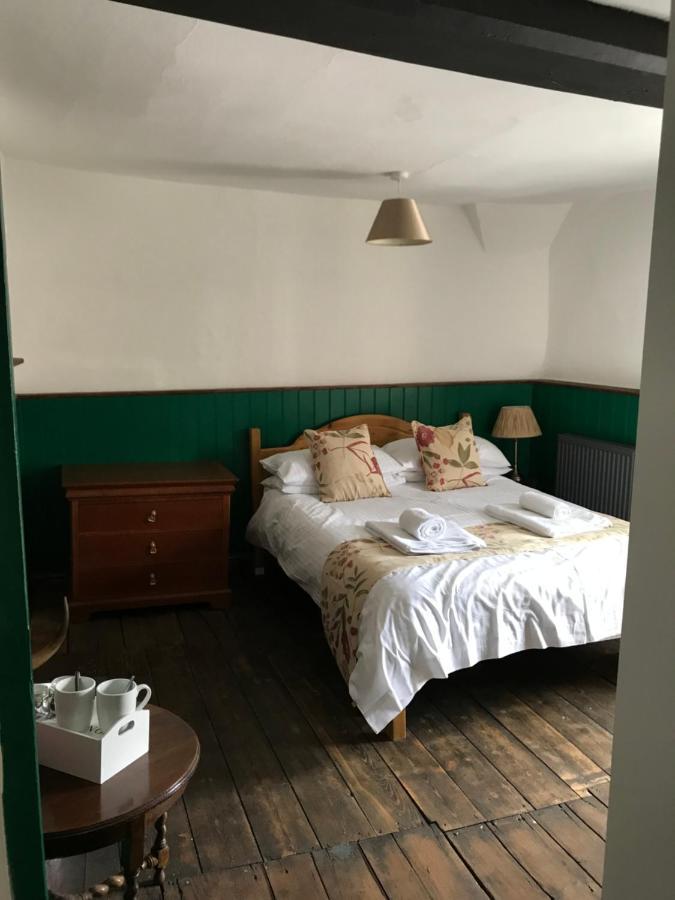 The White Bear Bed and Breakfast Devizes Exterior foto