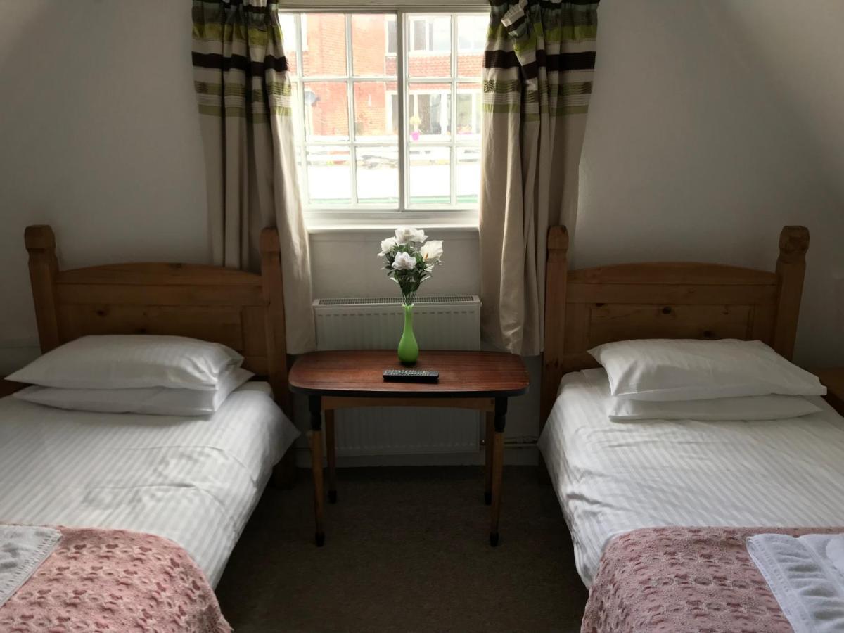The White Bear Bed and Breakfast Devizes Exterior foto