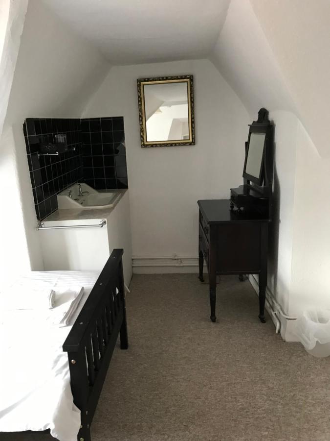 The White Bear Bed and Breakfast Devizes Exterior foto