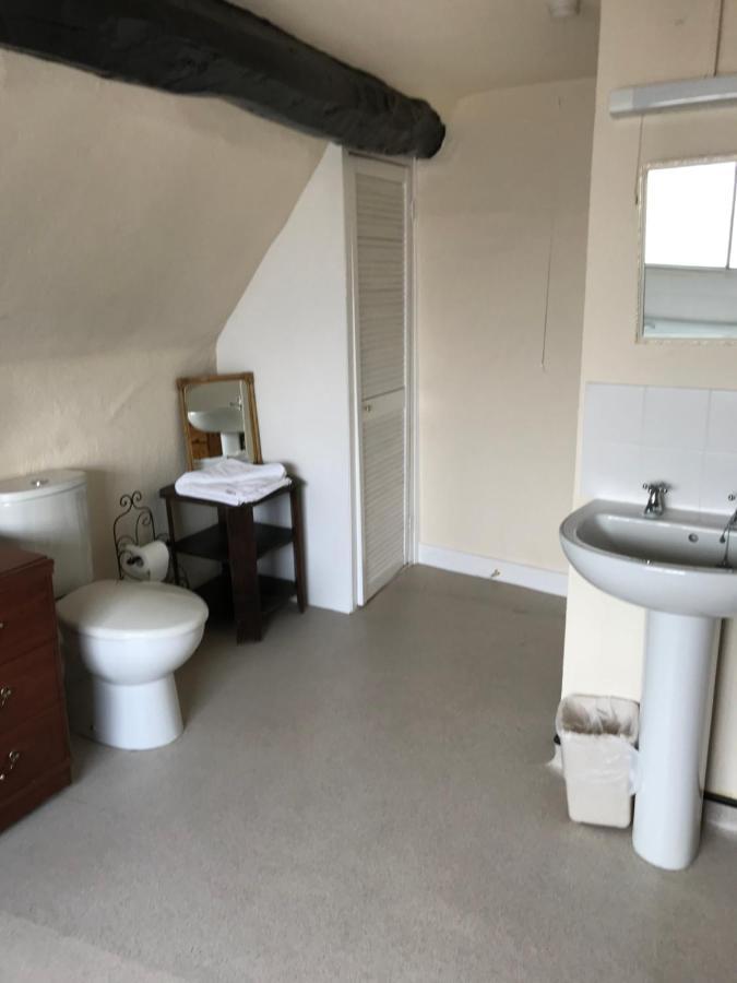 The White Bear Bed and Breakfast Devizes Exterior foto